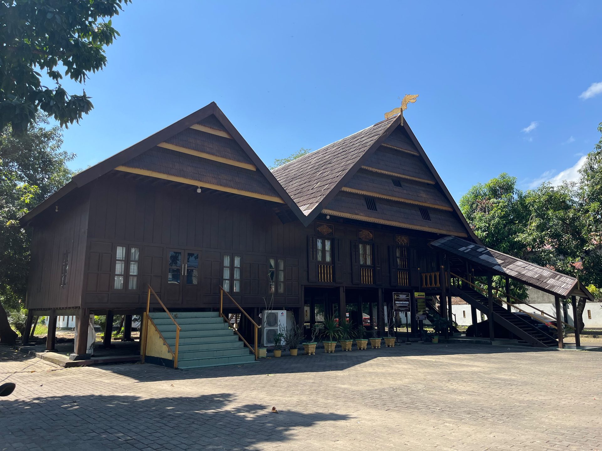 Budaya & Tradisi